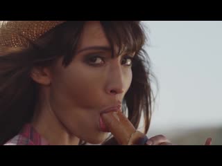 porn шарлотта маккинни кейт аптон эмили ратаковски charlotte mckinney kate upton emily ratajkowski au naturel fast food hd
