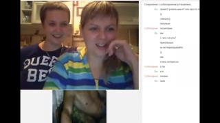 porn две девчули веселят парней чат рулетка omegle skype вирт школьница вебкамера молодые грудь показала сиськи развели hd