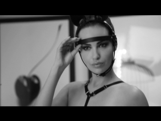 porn красивая фотомодель топлесс hd