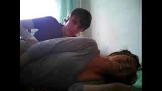 porn молодая девушка стесняется трахатся с парнем на камеру смотреть домашнее русское порно hd