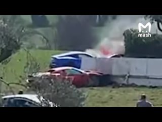 porn сразу две ferrari разлетелись в хлам на солнечных склонах италии hd