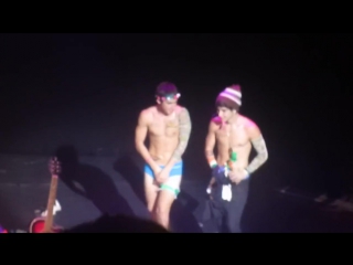 porn голые на сцене the janoskians underwear modelling dublin hd