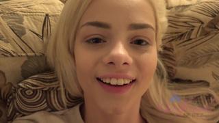 porn выебал сексуальную молодую блондинку на первом свидании секс ебля порно трахает половые губы волосатый член hd
