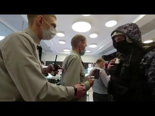 porn qr код есть полицию вызывай они такого не ожидали прошли без qr кода hd