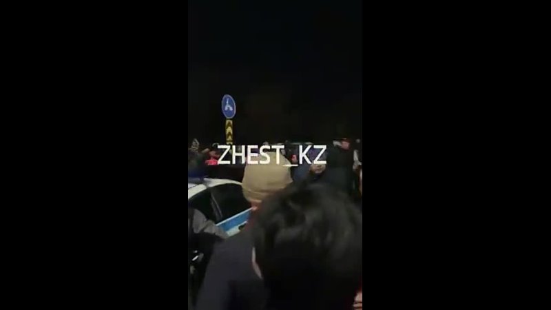 porn в алматы протестующие не снимают на айфоны как полицаи избивают их товарищей не кричат позор а раскачивают hd
