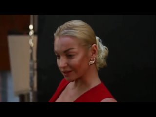 porn бухущая завалилась в угол волочкова задрала юбку на публике и показала черную промежность hd