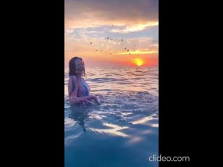 porn пикантное видео безрукова в полупрозрачном купальнике сверкнула обнаженным ягодицами hd