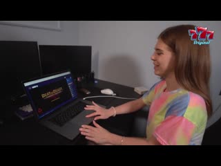 porn девушке надоело играть и она решила развлечься с членом любимого hd