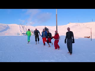 porn задушим короновирус голыми ногами hd
