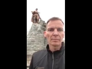 porn немец призвал почтить память советских воинов павших в годы вов и приехать к монументу в германии установленному в hd