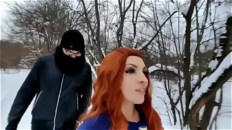 porn она показала свою обнаженную грудь прохожему в зимнем парке и дразнила его член сочными губками hd