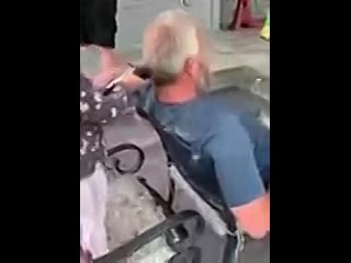 porn что то пошло не так хорошее настроение папа и дочка любимая дочь дурачится стрижка личный парикмахер любительская hd