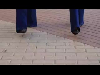 porn казанские блогерши аделина и алина накормили бездомного hd
