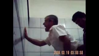 porn скрытая камера в туалете засняла секс двух мужиков hd