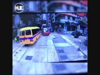 porn в гонконге произошла авария со школьным автобусом hd