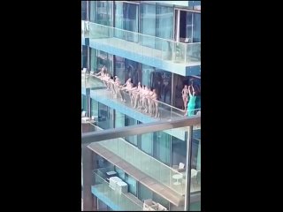 porn восемь россиянок задержали в дубае за съемки в обнаженном виде на балконе одной из высоток hd