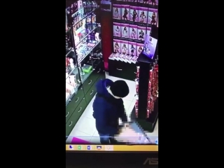 porn в москве чувак прямо в секс шопе молодые искусственную попку hd