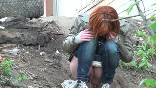 porn скрытая камера девушки писают за забором 3 hd