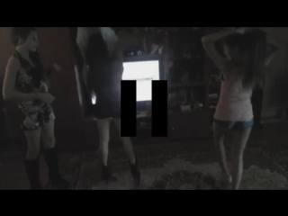 porn школьница разделась на хате у пацана треешь hd