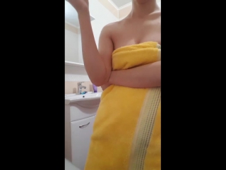 porn lati голенькая красуется в ванной в перископе periscope hd