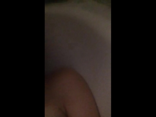 porn карина карина светит сисечками в ванной заманивая на приват в перископе periscope hd