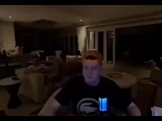 porn меллстрой и казино мелстрой бьет монитор компьютер разбивает тарелку о стену крушит дом злой недоволен hd