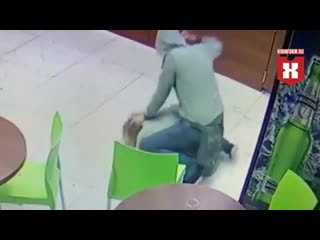 porn посетитель рюмочной в апатитах настолько оказался недоволен ценой на алкоголь что напал на девушку hd