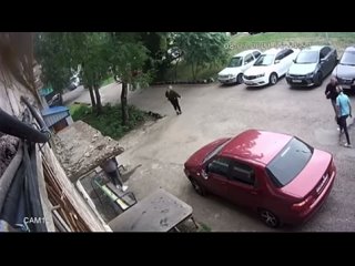 porn девушка с ноги втащила парню и сломалась мне зеркало hd