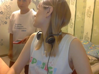 porn дочка случайно спалила мамины сиськи в чате не домашнее порно hd