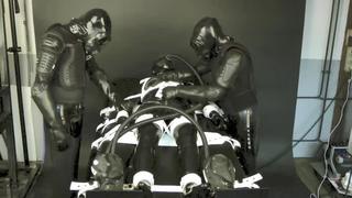 porn rubngum двое пытают одного гей порно резиновый фетиш бдсм rubber gay fetish секс доминирование раб хозяин мумия hd