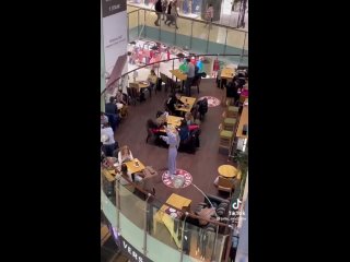 porn пранк в московском торговом центре сняла лифчик с груди при всех стриптиз из под верхней одежды hd
