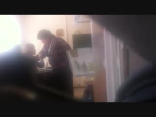 porn вы что с ума сошли появилось видео как завуч тольяттинской школы бьет пятиклассницу по лицу за рисунки hd