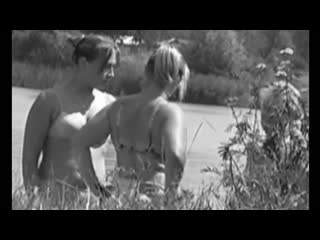 porn три женщины наблюдают за мужчиной на пляже hd