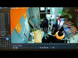 porn мужчина заявился в круглосуточный магазин и воткнул продавщице нож в шею 18 hd