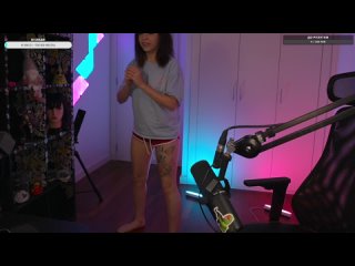 porn стримерша оляша приседает в шортиках olyashaa твои блогерши hd