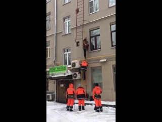 porn несчастный случай при чистке снега ребят реально жалко hd