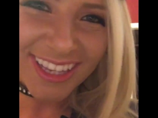 porn anikka albrite трясет большой упругой жопой в косплей костюме полицейской hd