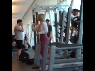 porn ей определённо нравится в спортзале hd