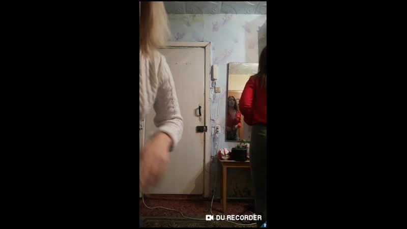 porn засветила как подруга переодевалась в зеркале 2020 hd
