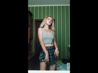 porn лилиана фролова школьница тверк перископ танцует молодые красавица одноклассница монеточка нимфоманка грудь ягодицы hd