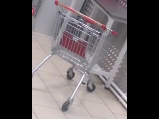 porn женщина закрыла молодые в камере хранения hd