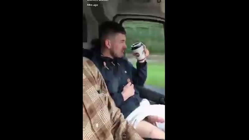 porn у парня случайно вылез член из штанов hd
