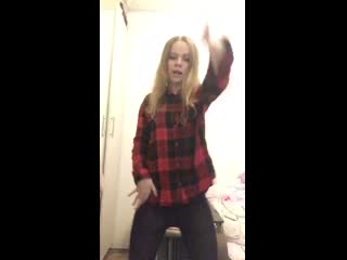 porn малышка танцует в колготках и шортиках перископperiscope hd
