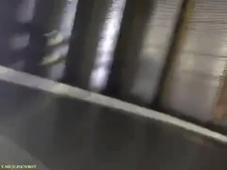 porn китаец секс маньяк кончет на жопы азиаток публичное порно сперма конча на юбку штаны трусики в метро автобус hd