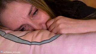 porn блин я кончил в дочь пока она спала но вроде всю сперму вытер hd