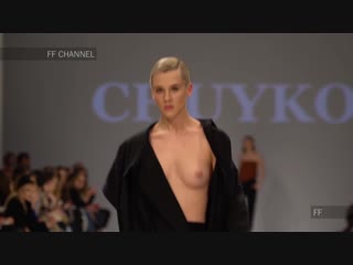 porn chuyko fall winter засветы на подиуме топ модели голые стриптиз красотки милая няшки тян грудь сиси белье чулки мода hd