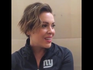 porn алисса милано о своей марке одежды touch by alyssa milano и фитнесе с велотренажером peloton 2016 hd