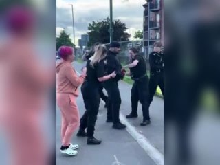 porn лондонские полицаи выбивают пыль из подданного короля педераста карла iii hd