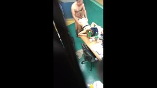 porn порно физрук и физручка после рабочего дня занялись сексом прямо в кабинете школы парень запечетлил это все на hd
