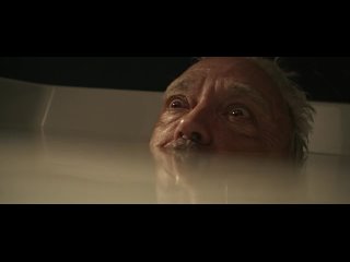porn молодая жена наполняет ванну слишком сильно для беспомощного парализованного мужа hd